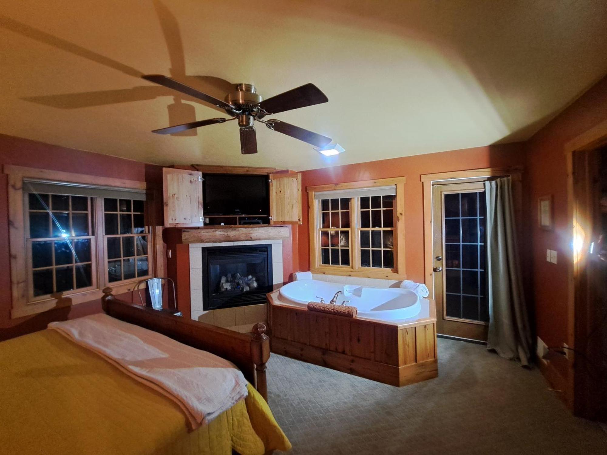 Chanticleer Cabins Sturgeon Bay Buitenkant foto